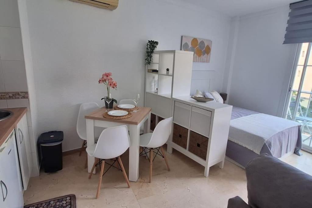 Room City Estepona Estudio Mar المظهر الخارجي الصورة